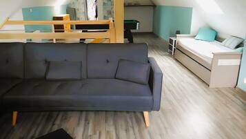 Fernseher, Tischtennisplatte