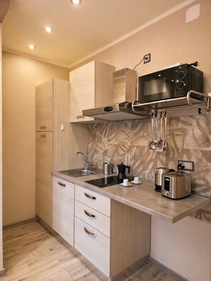 Private kitchen - Vrbo Property (taverne)