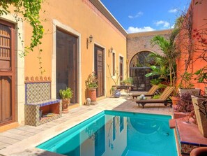 Pool - Casa Vida Gitana: Vibrant & Cozy Mexican Oasis (Mérida)