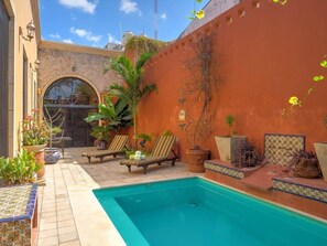 Pool - Casa Vida Gitana: Vibrant & Cozy Mexican Oasis (Mérida)