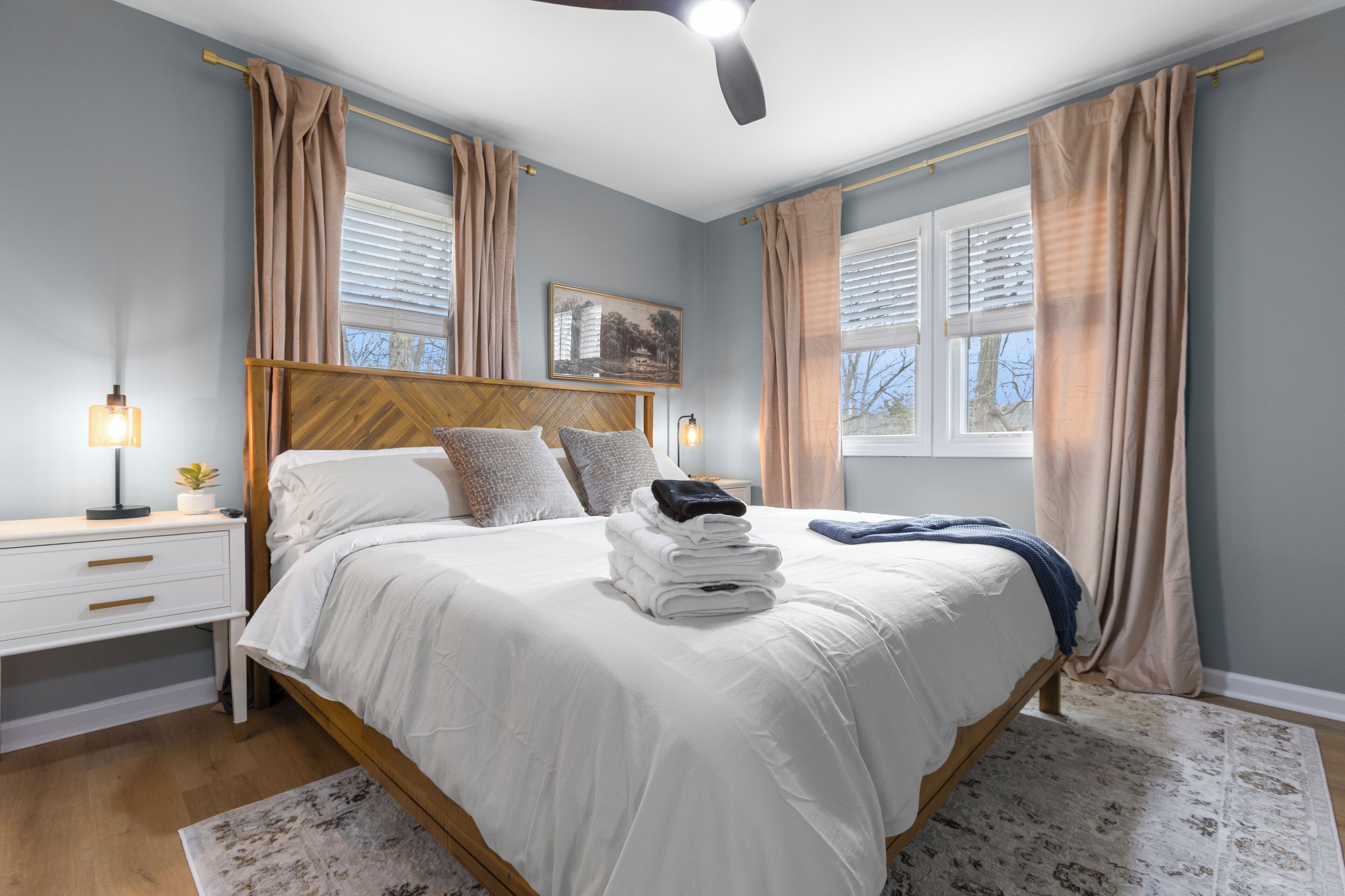 4 chambres, fer et planche à repasser, Wi-Fi gratuit, draps fournis