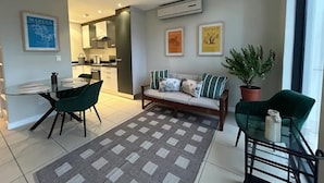 Apartment, 2 Schlafzimmer | Wohnbereich