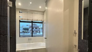 Apartment, 2 Schlafzimmer | Badezimmer