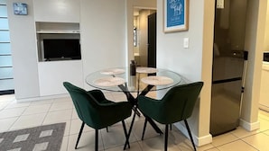 Apartment, 2 Schlafzimmer | Speisen