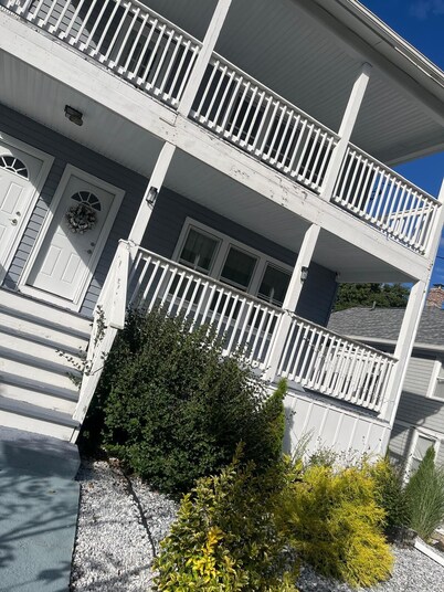 Bear Retreat - 2-bedroom house in Waterbury