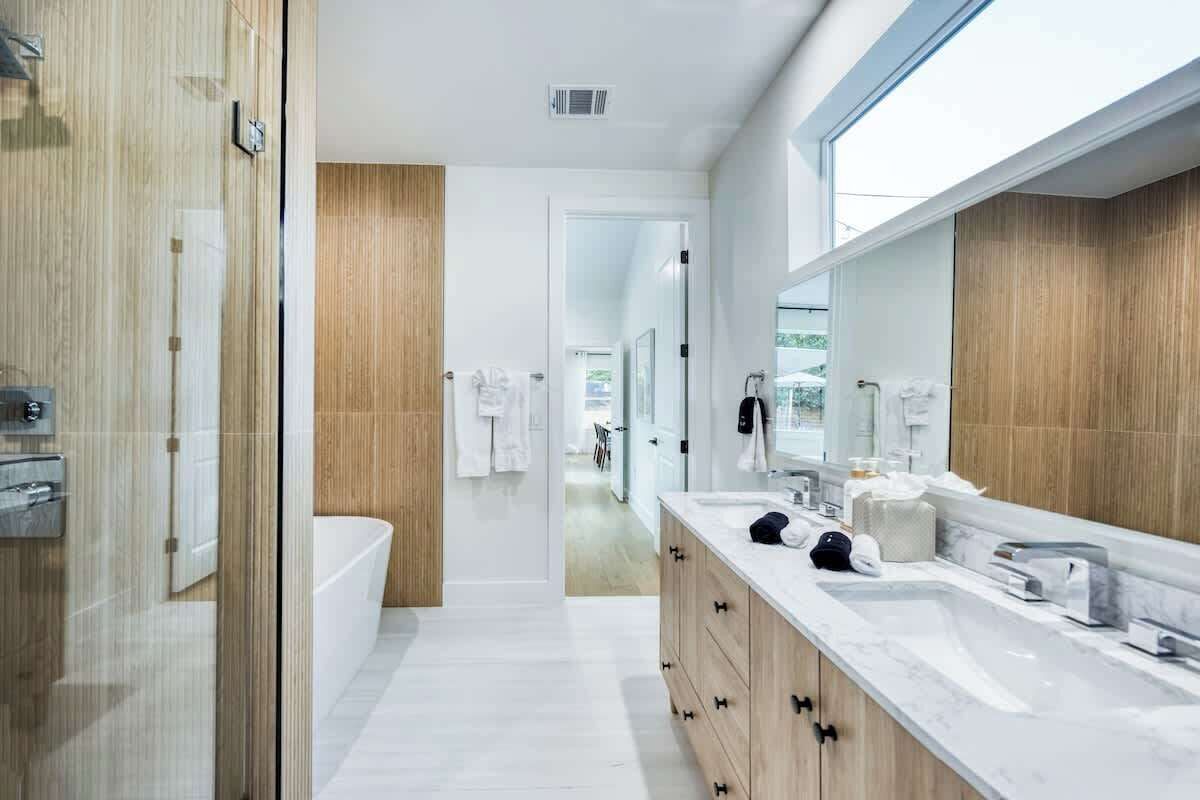 Dusche, Haartrockner, Shampoo