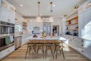 Fridge, microwave, oven, stovetop - 7BR Estate, Heated Pool, Hot Tub, Cabana Theater (Austin)
