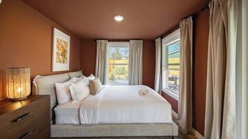 7 quartos, ferros/tábuas de passar roupa, Wi-Fi, roupa de cama
