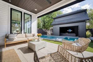Terrace/patio - Amenities! Pool, Hot Tub, Theater, Outdoor kitchen (Austin)