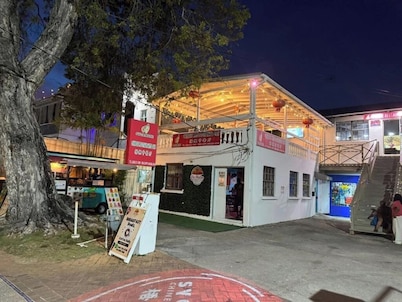 经典一卧室公寓,配有特大床