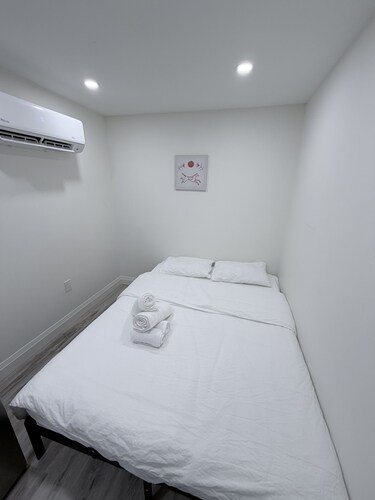 The Luxe Studio - Comfortable and Affordable Stay