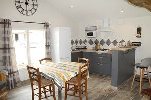 Fridge, microwave, stovetop, electric kettle