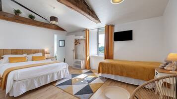 2 bedrooms, WiFi, bed sheets