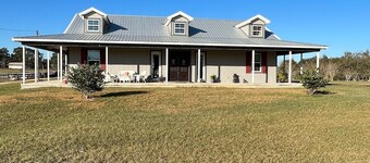 Fabulous 3-bedroom farmhouse in charming Weirsdale