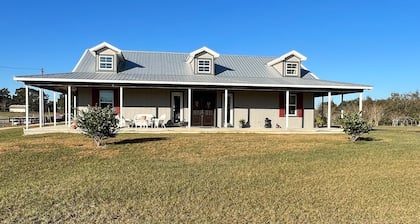 Fabulous 3-bedroom farmhouse in charming Weirsdale