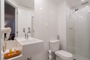 Shower, shampoo - #RD1011 | Cyclinn Vila Olímpia (Vila Olímpia)
