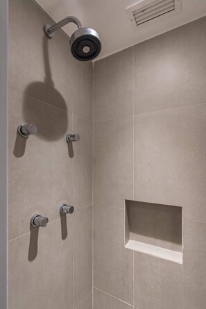 Shower, hair dryer, shampoo - #RD809 | Cyclinn Vila Olímpia (Vila Olímpia)