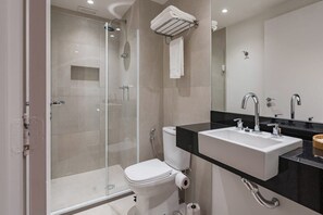 Shower, hair dryer, towels, shampoo - #RD512 | Cyclinn Vila Olímpia (Vila Olímpia)