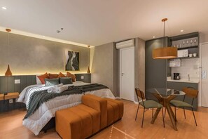 1 bedroom, desk, iron/ironing board, WiFi - #TR1006 | Cyclinn Faria Lima Itaim (Itaim Bibi)