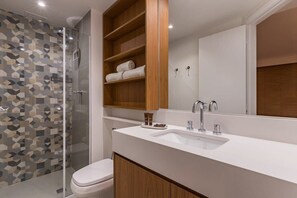 Shower, hair dryer, towels, shampoo - #RD510 | Cyclinn Vila Olímpia (Vila Olímpia)