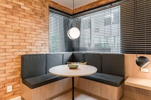 Dining - #BE305 | Cyclinn Vila Olímpia Berrini (Berrini)