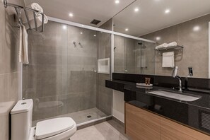 Shower, hair dryer, towels, shampoo - Cyclinn a 400m do WTC Berrini Vila Olímpia #WB602 (Berrini)