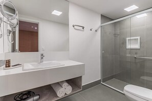 Shower, hair dryer, shampoo - #BE601 | Cyclinn Vila Olímpia Berrini (Berrini)