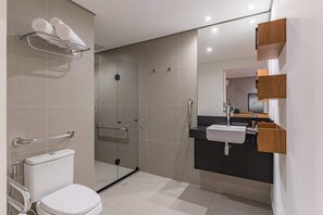 Dusche, Haartrockner, Shampoo