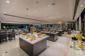 Dining - #TB1402 | Cyclinn Berrini Brooklin – Flat Famíllia (Berrini)