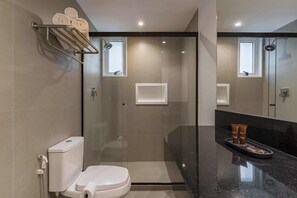 Dusche, Haartrockner, Shampoo