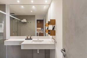 Shower, hair dryer, shampoo - Cyclinn a 400m do WTC Berrini Vila Olímpia #WB1812 (Berrini)