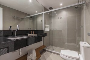 Shower, hair dryer, shampoo - Cyclinn a 400m do WTC Berrini Vila Olímpia #WB409 (Berrini)
