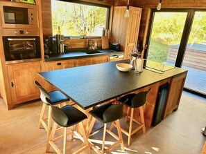 Kühlschrank, Mikrowelle, Ofen, Geschirrspüler