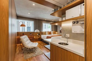 1 slaapkamer, een strijkplank/strijkijzer, wifi, beddengoed