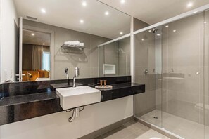 Shower, hair dryer, shampoo - #BE105 | Cyclinn Vila Olímpia Berrini (Berrini)