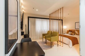 Desk, iron/ironing board, WiFi, bed sheets - #TR1410 | Cyclinn Faria Lima Itaim (Itaim Bibi)