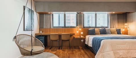 Desk, iron/ironing board, WiFi, bed sheets
