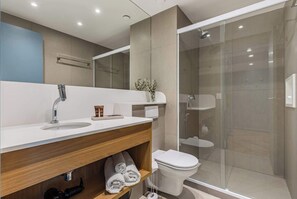 Shower, hair dryer, shampoo - #VD1524 | Cyclinn Berrini Chácara Sto Antonio (Berrini)