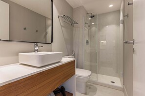 Shower, hair dryer, shampoo - #QL1606 | Cyclinn Faria Lima Pinheiros (Pinheiros)