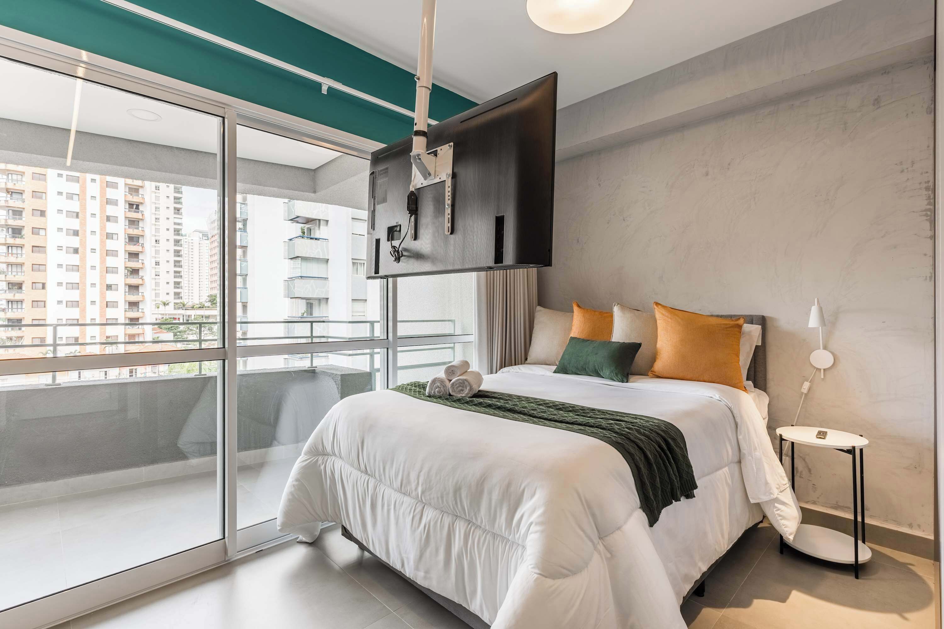 1 bedroom, desk, WiFi, bed sheets