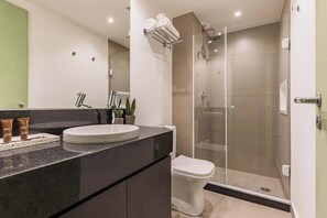 Shower, hair dryer, shampoo - #QL0605 | Cyclinn Faria Lima Pinheiros (Pinheiros)