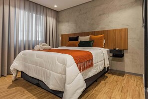 Desk, WiFi, bed sheets - Apto a 800m do Metro Faria Lima Pinheiros | #MY101 (Pinheiros)