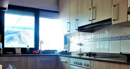 Villa with pool, terrace and sea views, five minutes from the beach