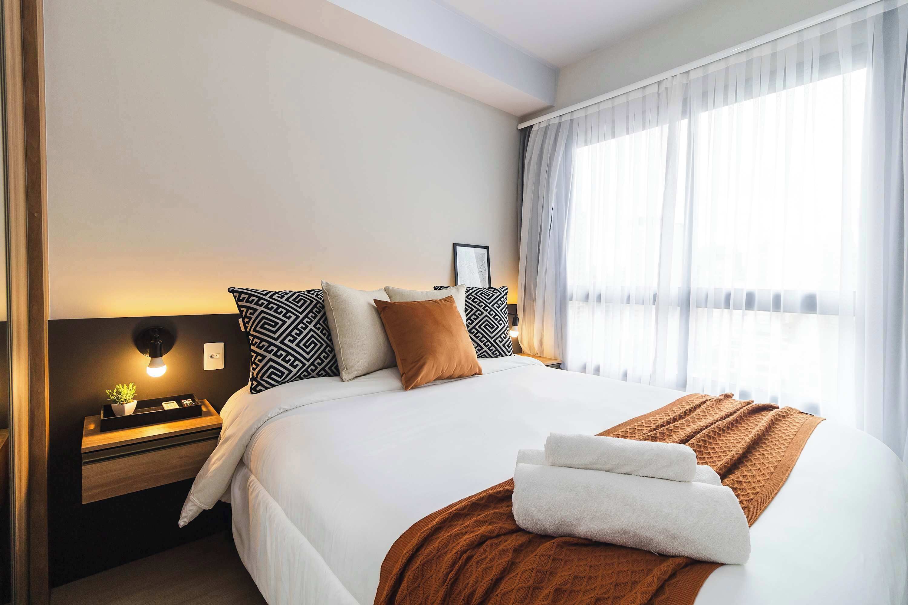 WiFi, bed sheets