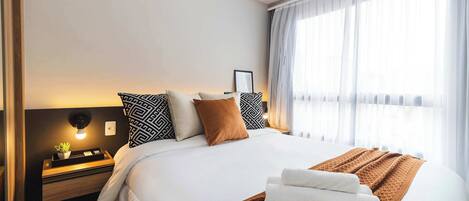 WiFi, bed sheets