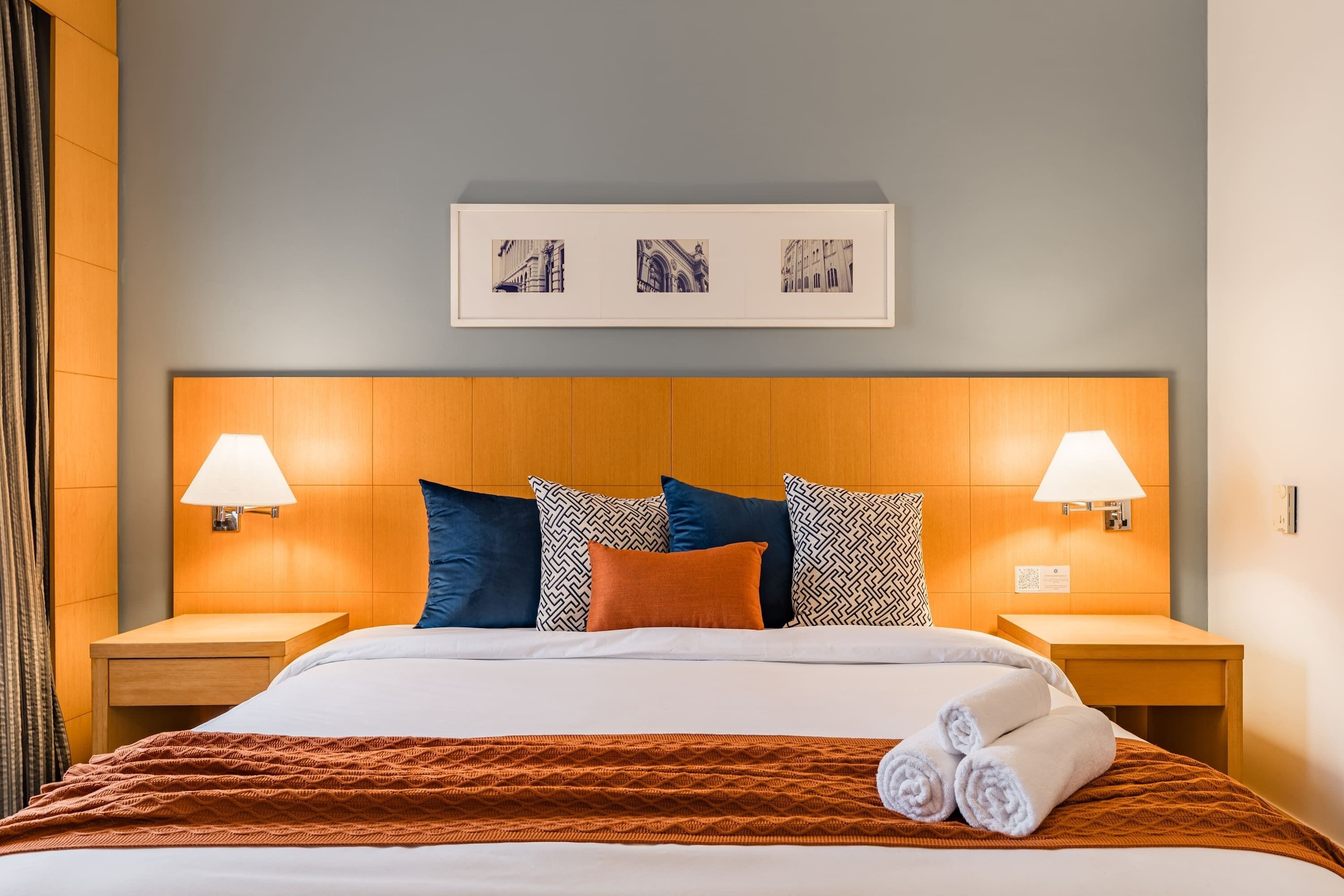 WiFi, bed sheets