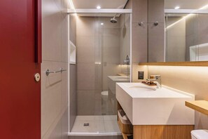 Shower, hair dryer, towels, shampoo - #TP1207 | Cyclinn Perdizes (Perdizes)