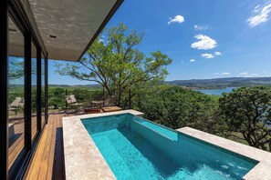 Pool - @morro.redondo | Bangalô da Mata (Cássia)