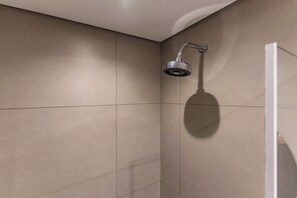 Shower, hair dryer, towels, shampoo - #TP1203 | Cyclinn Perdizes (Perdizes)
