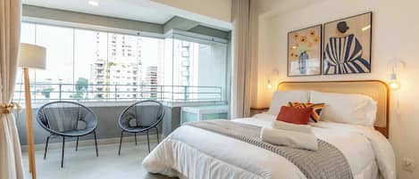 Desk, WiFi, bed sheets